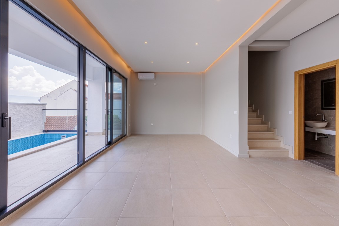 Image of Villa - 2 Bedrooms for Sale in Tivat-Krasici-Montenegro, Image 9